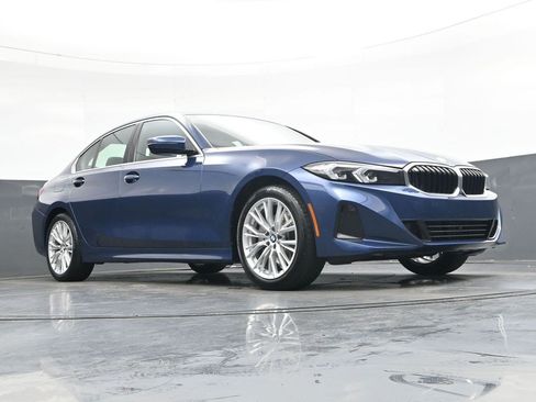 Used 2024 BMW 330i Sedan w/ Premium Package RWD image 28