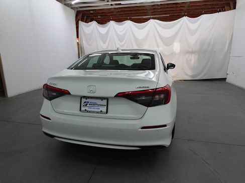Used 2024 Honda Civic Touring image 5