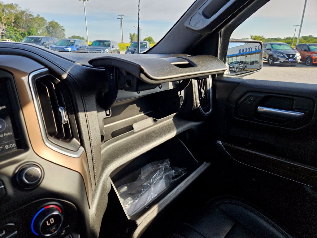 Used 2019 Chevrolet Silverado 1500 High Country w/ Technology Package AWD/4WD image 19