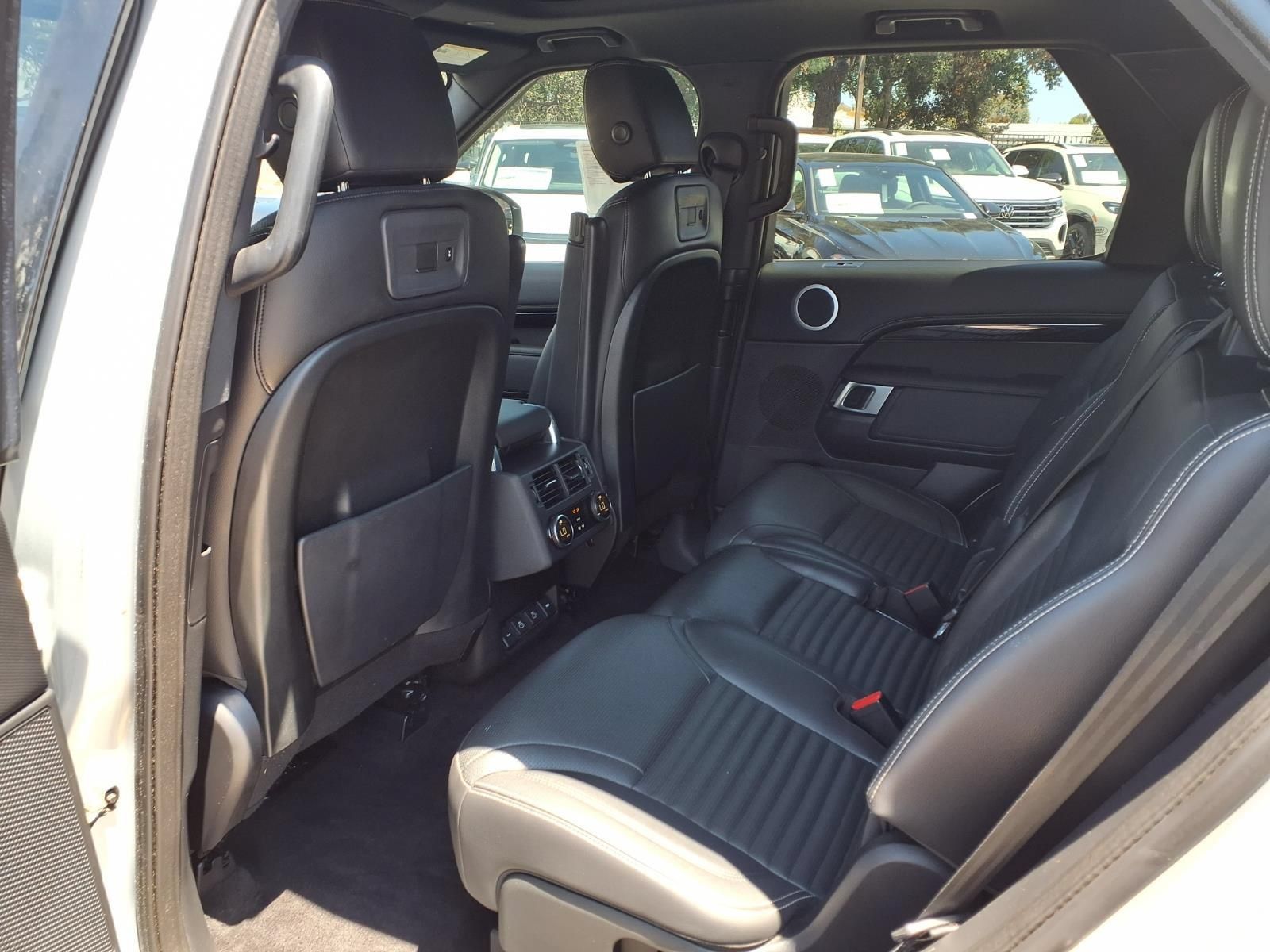 Used 2022 Land Rover Discovery S R-Dynamic AWD/4WD image 17