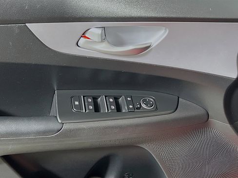 Used 2024 Kia Forte LXS image 17