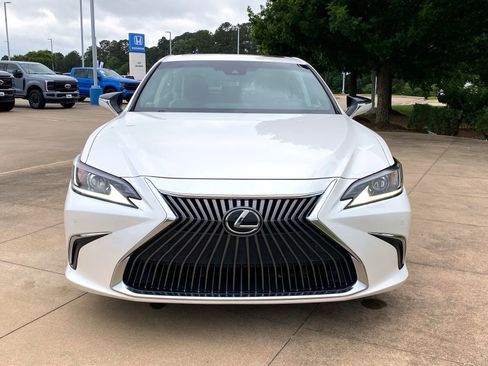 Used 2019 Lexus ES 350 w/ Premium Package FWD image 2