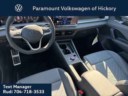 New 2026 Volkswagen Tiguan SE R-Line FWD image 17