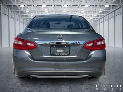 Used 2017 Nissan Altima 2.5 S w/ Power Driver Seat Package FWD image 4