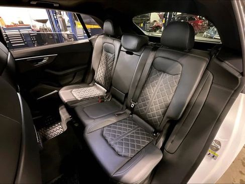 Used 2022 Audi SQ8 Prestige image 26