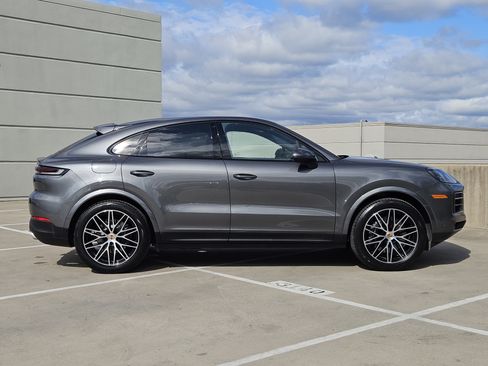 Certified 2025 Porsche Cayenne Coupe image 9