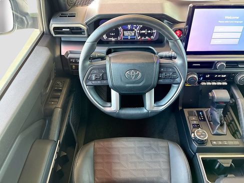 Used 2025 Toyota 4Runner TRD Off-Road Premium AWD/4WD image 10