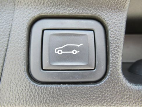Used 2023 GMC Acadia SLT FWD image 39