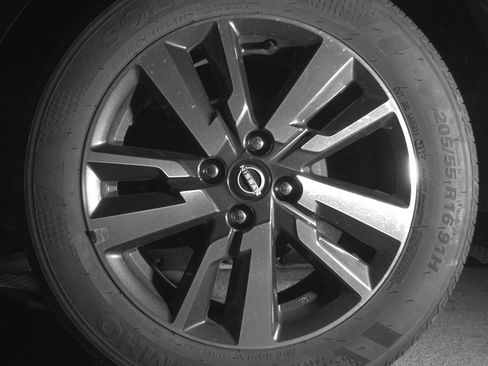 Used 2025 Nissan Versa SV image 14