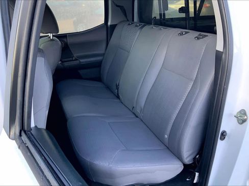 Used 2017 Toyota Tacoma SR5 image 18