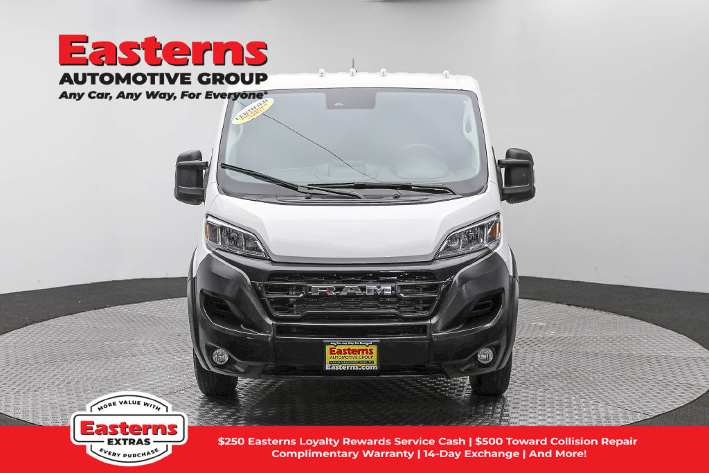 Used 2025 RAM ProMaster 2500 w/ Convenience Group FWD image 3