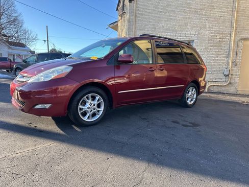Used 2006 Toyota Sienna XLE Limited image 1