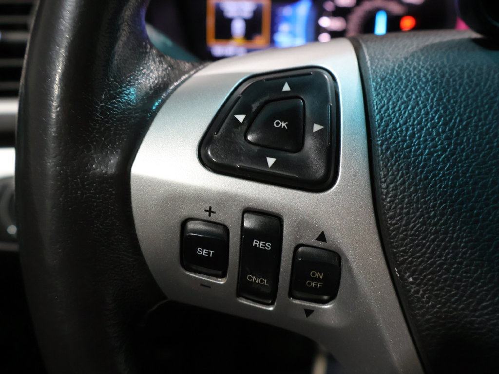 Used 2015 Ford Explorer XLT w/ Equipment Group 202A FWD image 34