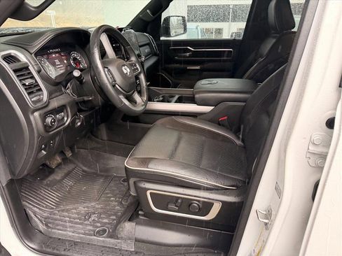 Used 2023 RAM 1500 Laramie image 9