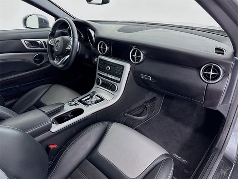 Used 2020 Mercedes-Benz SLC 300 SLC 300 image 27