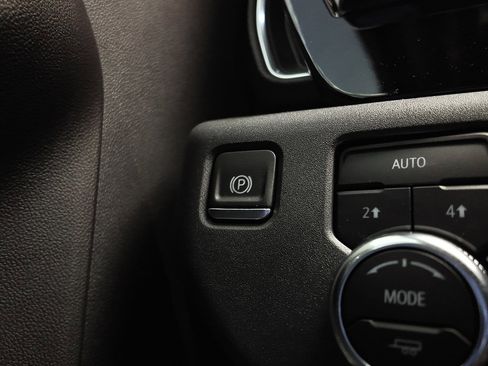 Used 2024 GMC Sierra 1500 Elevation image 11