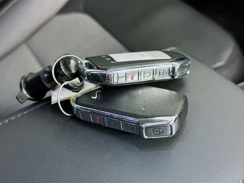 Used 2024 Kia Niro EX Touring image 21