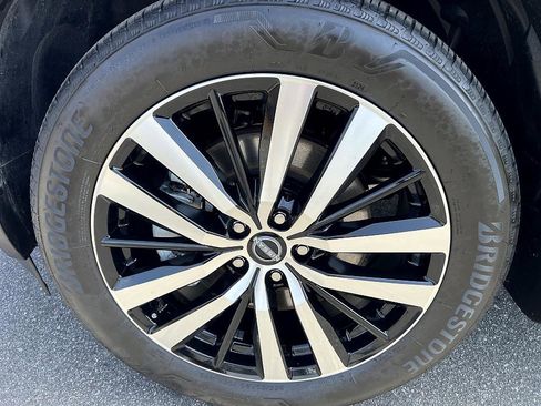 Certified 2024 Nissan Pathfinder Platinum w/ Cargo Package image 9