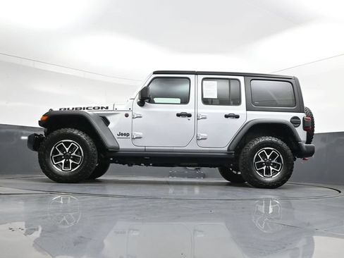 Used 2024 Jeep Wrangler Unlimited Rubicon AWD/4WD image 36
