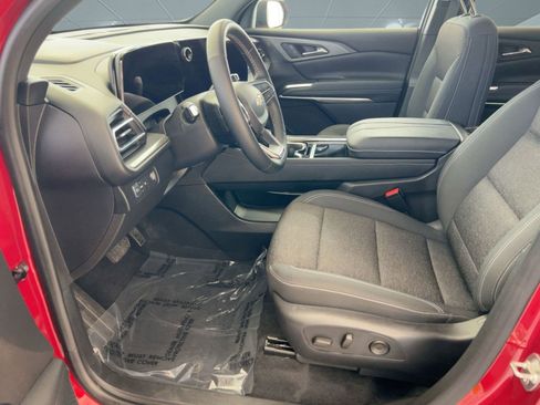 Used 2024 Chevrolet Traverse LT w/ LPO, Floor Liner Package image 5