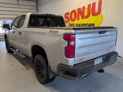 Used 2019 Chevrolet Silverado 1500 Custom Trail Boss w/ Custom Convenience Package image 2