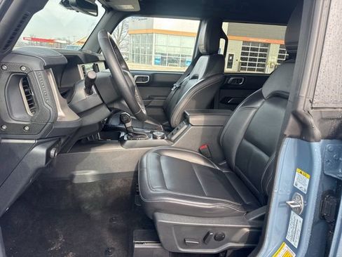 Used 2025 Ford Bronco Outer Banks image 9