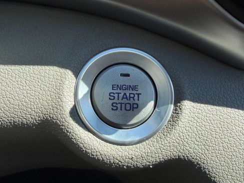 Used 2020 Hyundai Elantra Value Edition w/ Winter Weather Package image 44