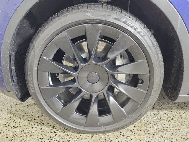 Used 2022 Tesla Model Y Long Range AWD/4WD image 8