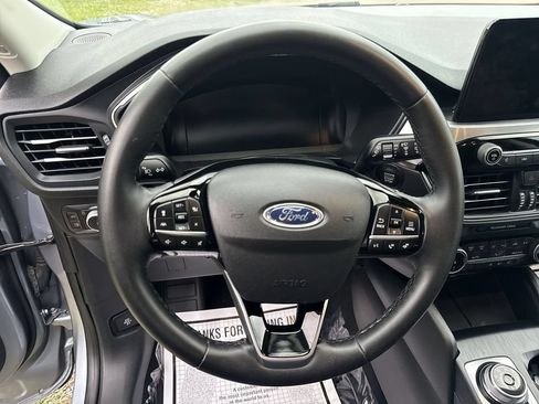 Used 2022 Ford Escape Titanium AWD/4WD image 11