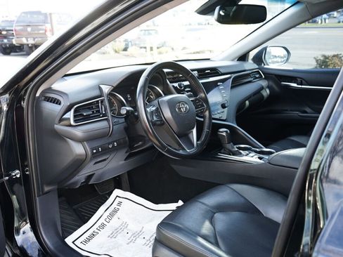 Used 2020 Toyota Camry XLE image 10
