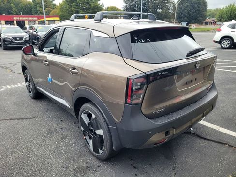 New 2026 Nissan Kicks SR w/ Cold Weather Package AWD/4WD image 8