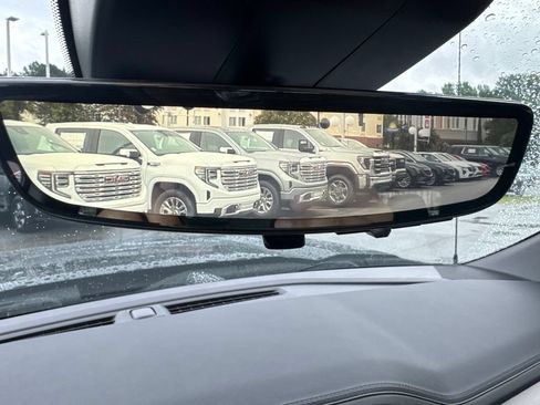 Used 2024 GMC Sierra 1500 Denali w/ Technology Package RWD image 29