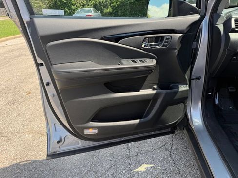 Used 2022 Honda Pilot Elite image 13