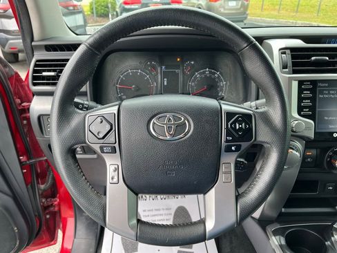 Used 2020 Toyota 4Runner SR5 AWD/4WD image 13
