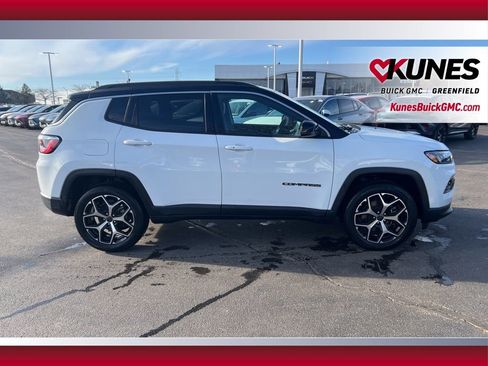 Used 2025 Jeep Compass Limited image 4