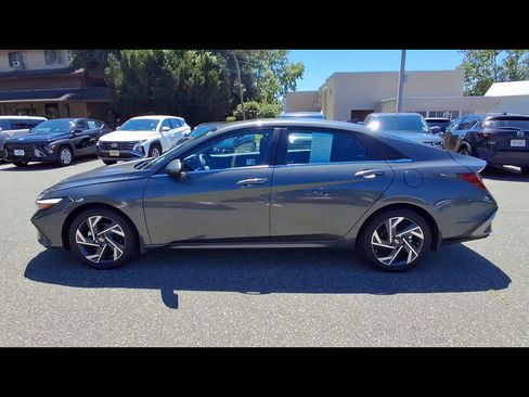 Certified 2025 Hyundai Elantra SEL FWD image 5