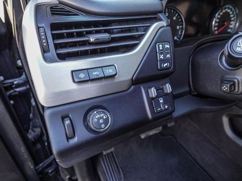 Used 2019 GMC Yukon XL Denali w/ Denali Ultimate Package RWD image 40