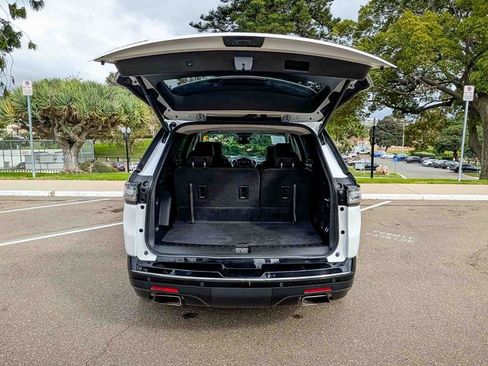 Used 2020 Chevrolet Traverse Premier w/ Redline Edition image 12