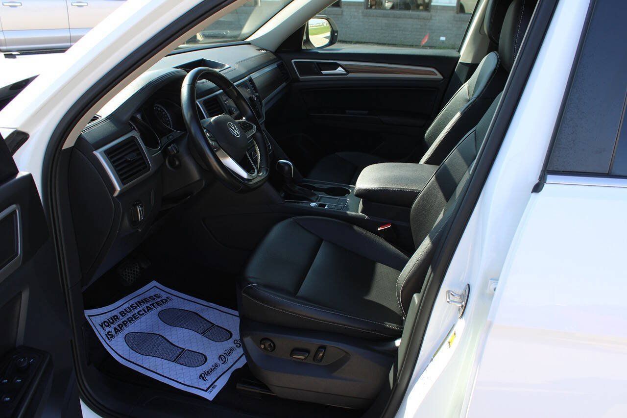 Used 2021 Volkswagen Atlas SE w/ Towing Package FWD image 16
