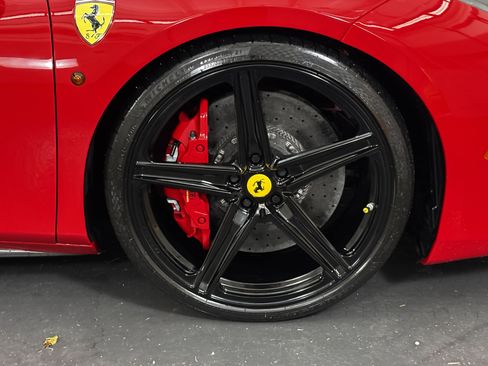 Used 2019 Ferrari 488 Spider RWD image 9
