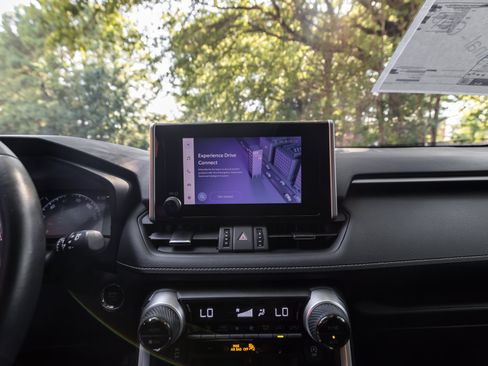 Used 2023 Toyota RAV4 XLE Premium FWD image 11