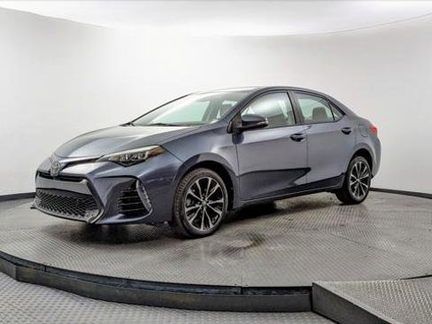 Used 2018 Toyota Corolla SE FWD image 2
