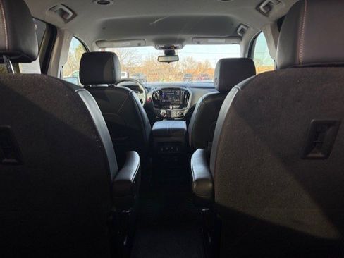 Used 2021 Chevrolet Traverse RS image 15