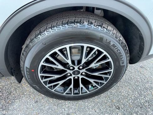 New 2026 Ford Escape w/ PHEV Premium Package image 14