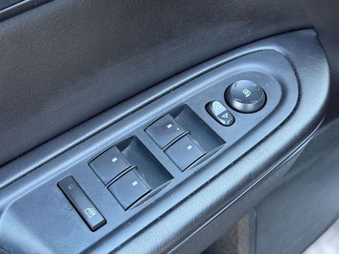 Used 2016 Chevrolet Traverse LT FWD image 20