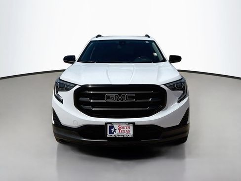Used 2020 GMC Terrain SLE w/ Elevation Edition FWD image 2