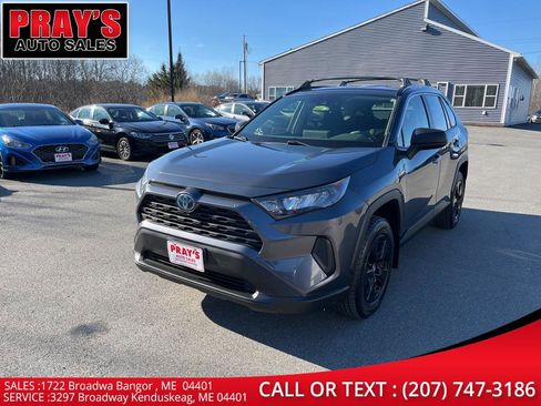 Used 2019 Toyota RAV4 LE image 1