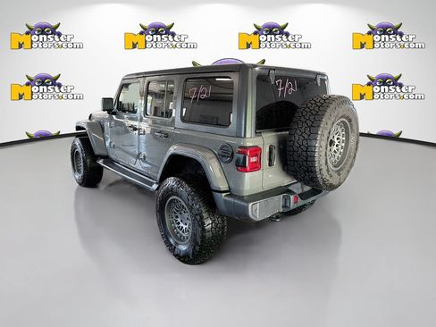 Used 2020 Jeep Wrangler Unlimited Sahara w/ Dual Top Group AWD/4WD image 6