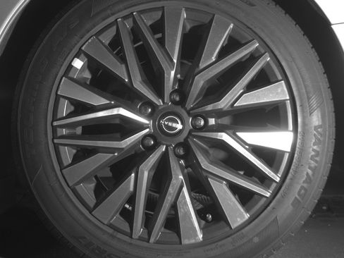 Used 2025 Nissan Altima 2.5 SV image 14