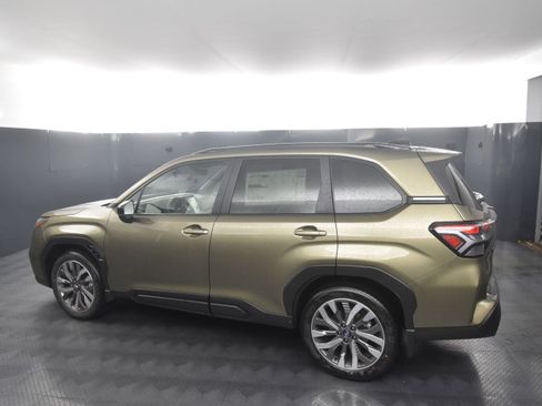 New 2025 Subaru Forester Touring image 8